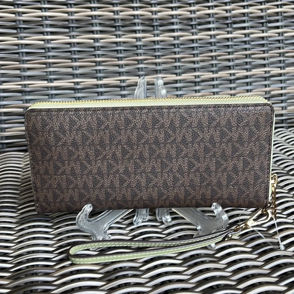 Michael Kors Jet Set Travel Large Travel CONTINENTAL Light Sage